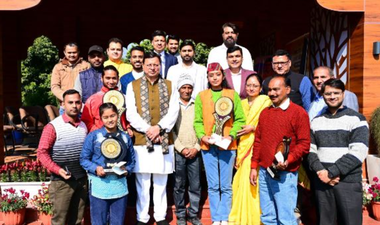 “विकल्प रहित संकल्प’’ भाषण प्रतियोगिता के विजेता सम्मानित “विकल्प रहित संकल्प’’ भाषण प्रतियोगिता के विजेता सम्मानित