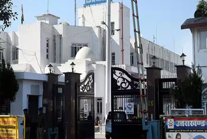 उत्तराखंड में विधानसभा सत्र 5 फरवरी से शुरू, लागू रहेगी धारा 144 उत्तराखंड में विधानसभा सत्र 5 फरवरी से शुरू, लागू रहेगी धारा 144