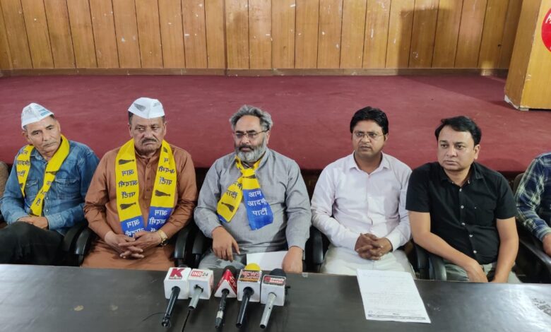 सोशलिस्ट पार्टी इंडिया का हुआ आम आदमी पार्टी में विलय सोशलिस्ट पार्टी इंडिया का हुआ आम आदमी पार्टी में विलय
