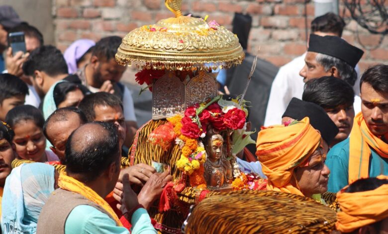 भगवान श्री रुद्रनाथ की डोली ने किया चतुर्थ केदार के लिए प्रस्थान भगवान श्री रुद्रनाथ की डोली ने किया चतुर्थ केदार के लिए प्रस्थान