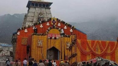 केदारनाथ धाम में दर्शनों को पहुँच रहे विदेशी यात्री