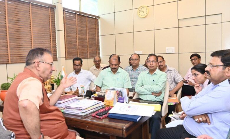 सैनिक कल्याण मंत्री ने की सैन्य धाम के निर्माण कार्यों की समीक्षा सैनिक कल्याण मंत्री ने की सैन्य धाम के निर्माण कार्यों की समीक्षा