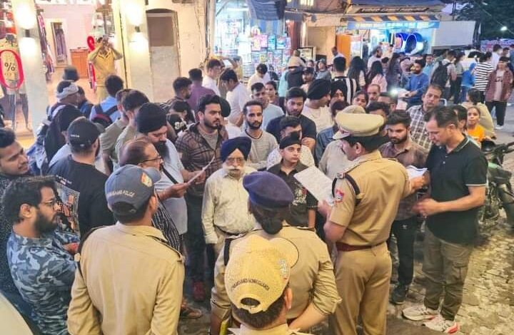 दून पुलिस ने किया आम जन को जागरूक दून पुलिस ने किया आम जन को जागरूक