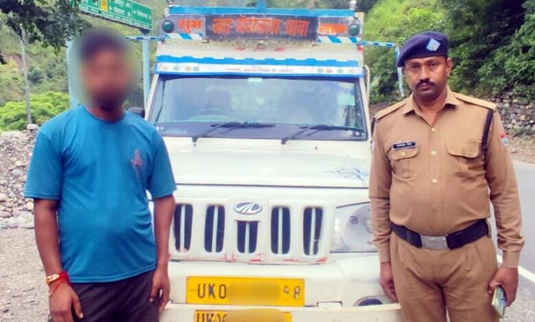 पुलिस का बड़ा एक्शन : अवैध खनन में शामिल पिकअप वाहन जब्त पुलिस का बड़ा एक्शन : अवैध खनन में शामिल पिकअप वाहन जब्त