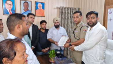 कांग्रेस नेताओं ने दी हिंसक बयानबाजी के विरोध में तहरीर