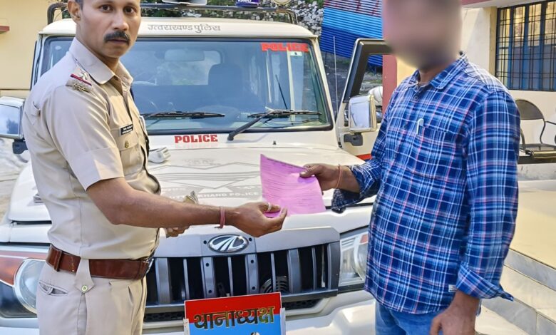 सुरक्षा सुनिश्चित करने की दिशा में चमोली पुलिस का सत्यापन अभियान जारी सुरक्षा सुनिश्चित करने की दिशा में चमोली पुलिस का सत्यापन अभियान जारी