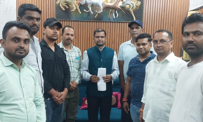 वाहन चालकों की विशेष बैठक आयोजित वाहन चालकों की विशेष बैठक आयोजित