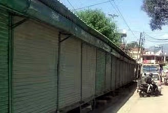 तनाव की स्थिति : अन्य जनपदों से अतिरिक्त पुलिस बल मंगवाया गया तनाव की स्थिति : अन्य जनपदों से अतिरिक्त पुलिस बल मंगवाया गया