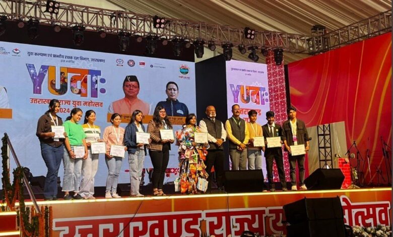 एडीजी ने किया वेस्ट वॉरियर्स के स्वयंसेवकों को सम्मानित एडीजी ने किया वेस्ट वॉरियर्स के स्वयंसेवकों को सम्मानित