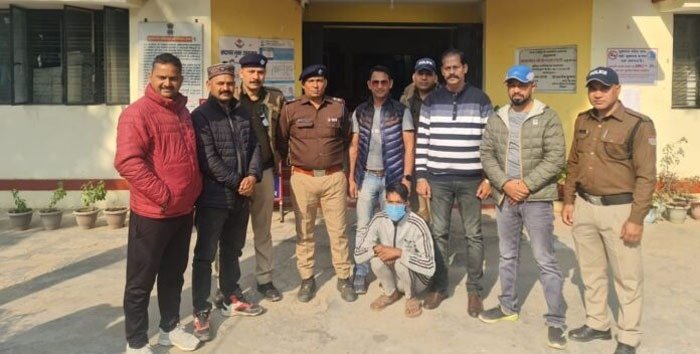 एसटीएफ ने किया 25 हजार का ईनामी गिरफ्तार एसटीएफ ने किया 25 हजार का ईनामी गिरफ्तार