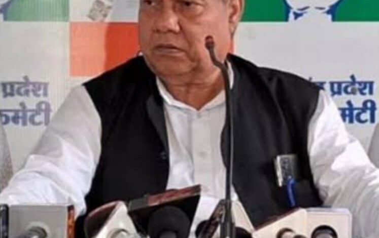 धीरेंद्र प्रताप ने बजट को गांव किसान और नौजवान विरोधी बताया धीरेंद्र प्रताप ने बजट को गांव किसान और नौजवान विरोधी बताया