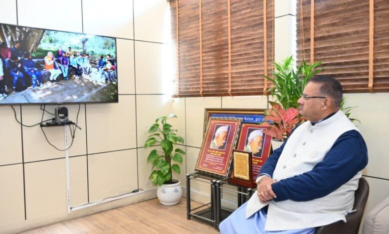 कैबिनेट मंत्री ने सुना प्रधानमंत्री का परीक्षा पे चर्चा कार्यक्रम कैबिनेट मंत्री ने सुना प्रधानमंत्री का परीक्षा पे चर्चा कार्यक्रम