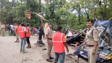 कांवड यात्रा के दृष्टिगत पुलिस तथा नगर निगम की संयुक्त टीम द्वारा कांवड़ यात्रा मार्ग पर अस्थाई अतिक्रमण के विरुद्ध की कार्यवाही