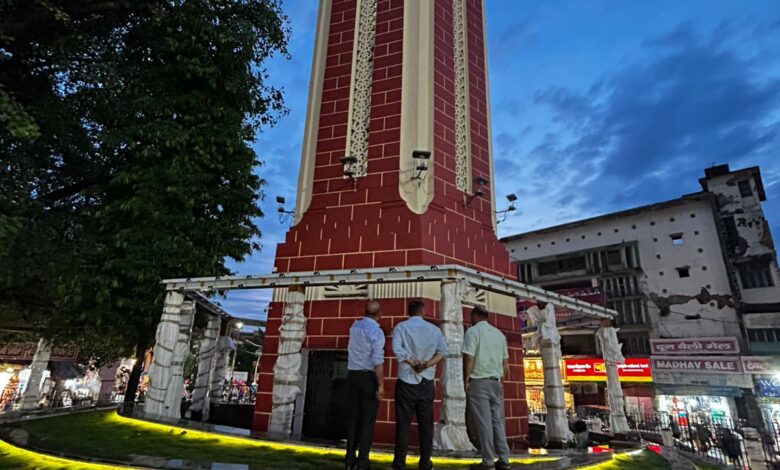 देहरादून का घंटाघर बना आकर्षण का केंद्र, एलईडी लाइट और हरियाली से निखर रहा शहर