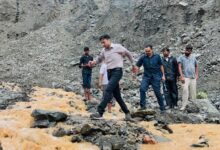 आपदाग्रस्त बटोली गांव में जिला प्रशासन ने 24 घंटे में तैयार किया वैकल्पिक मार्ग, संवेदनशील प्रशासन ने मौके पर ही दी राहत राशि