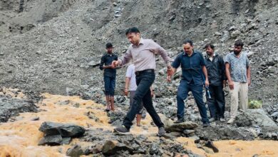 आपदाग्रस्त बटोली गांव में जिला प्रशासन ने 24 घंटे में तैयार किया वैकल्पिक मार्ग, संवेदनशील प्रशासन ने मौके पर ही दी राहत राशि