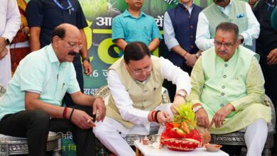 हरेला पर्व पर राज्यव्यापी पौधारोपण कार्यक्रम में मुख्यमंत्री ने रोपा रुद्राक्ष का पौधा