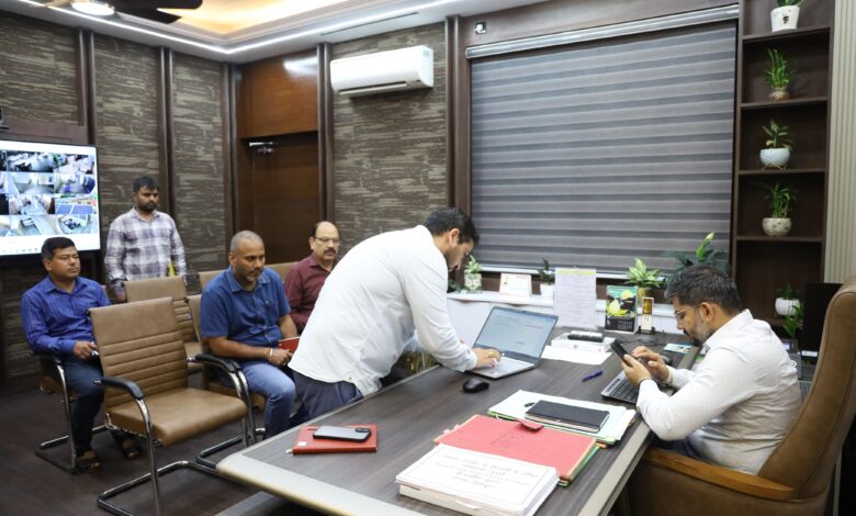 चकराता ब्लाक की 44 पोलिंग पार्टियां मतदान दिवस के दो दिन पूर्व 22 जुलाई को होगी रवाना चकराता ब्लाक की 44 पोलिंग पार्टियां मतदान दिवस के दो दिन पूर्व 22 जुलाई को होगी रवाना
