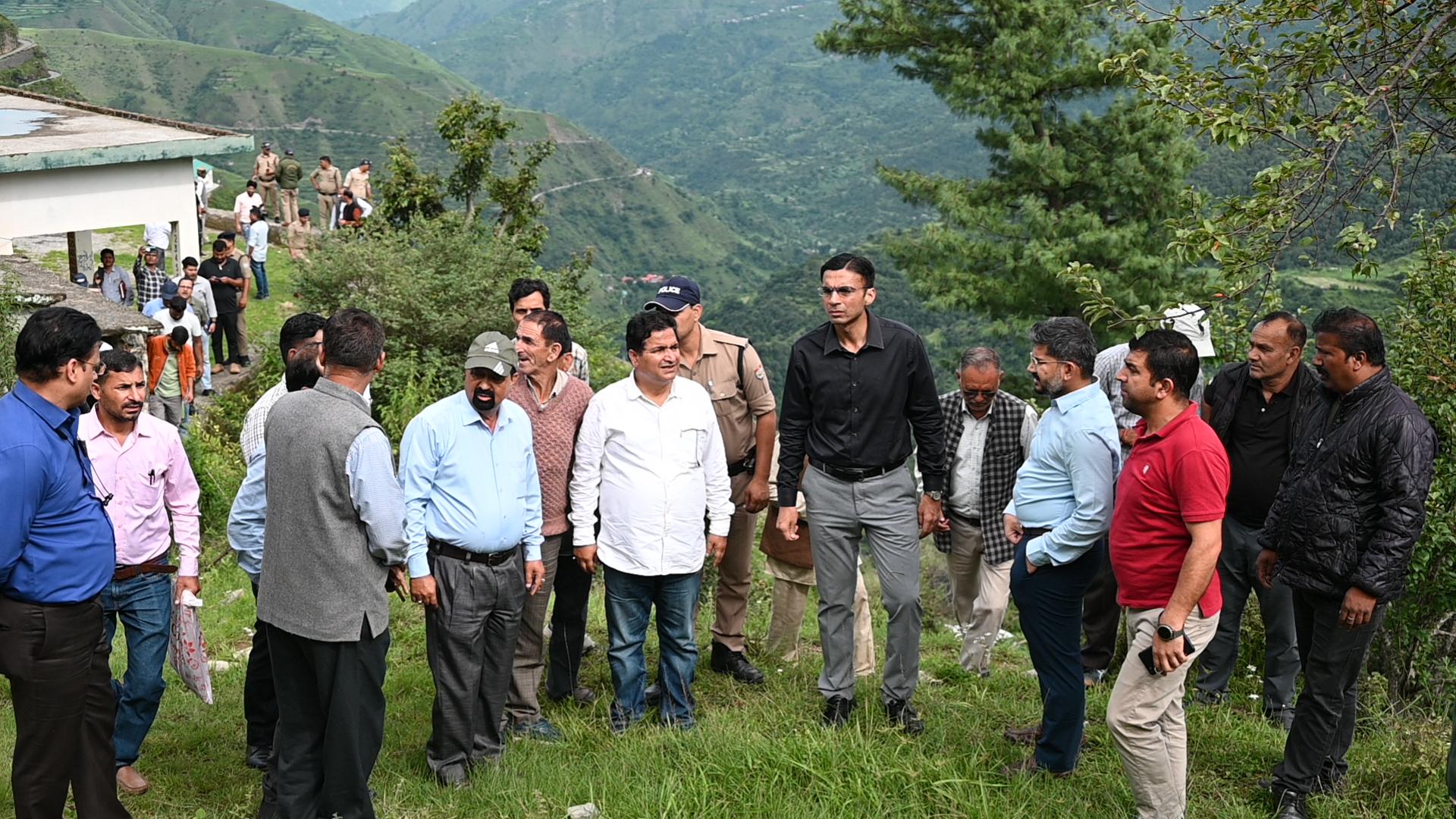 सीएम के निर्देश पर आधुनिक सुविधाओं, खुली धूप, पर्याप्त पानी से धन्य होगा अपना नया सीएचसी-डीएम