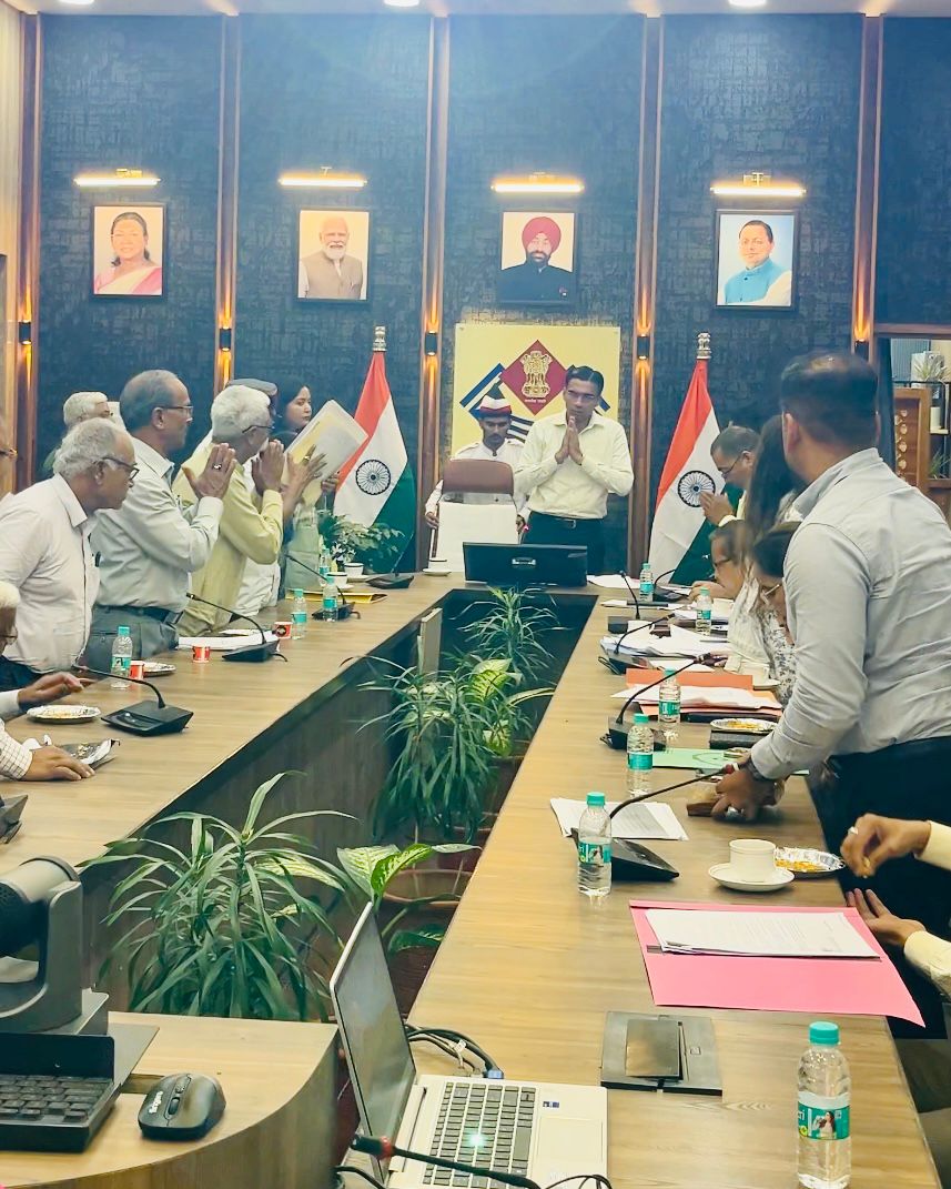 डीएम ने स्मार्ट सिटी की बसों में स्वतंत्रता संग्राम सेनानियों की प्रथम पीढ़ी को निशुल्क बस सेवा का कराया क्रियान्वयन