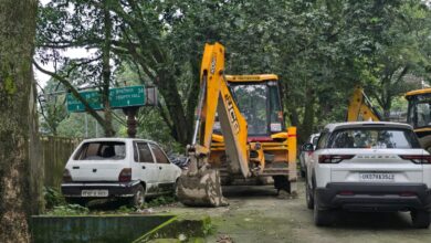 डीएम के निर्देश पर एक्शन: कुठालगेट में अवैध खनन पकड़ा गया, पुलिस ने जब्त किए वाहन