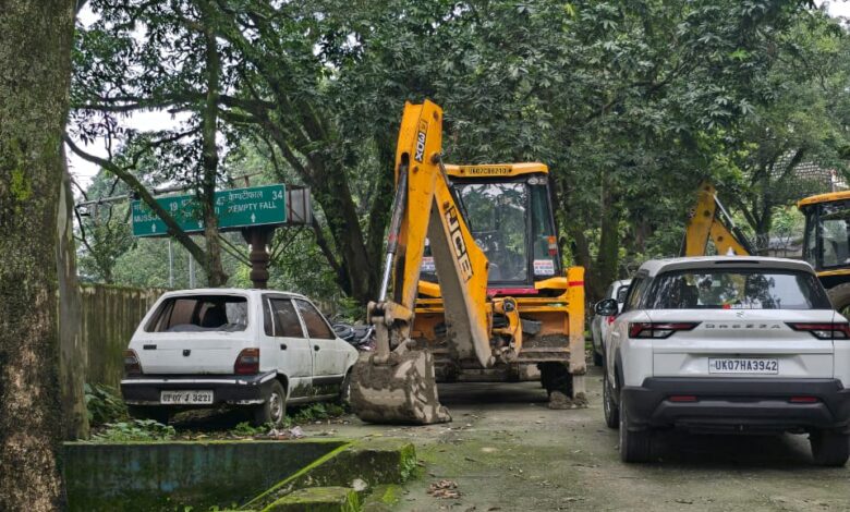 डीएम के निर्देश पर एक्शन: कुठालगेट में अवैध खनन पकड़ा गया, पुलिस ने जब्त किए वाहन
