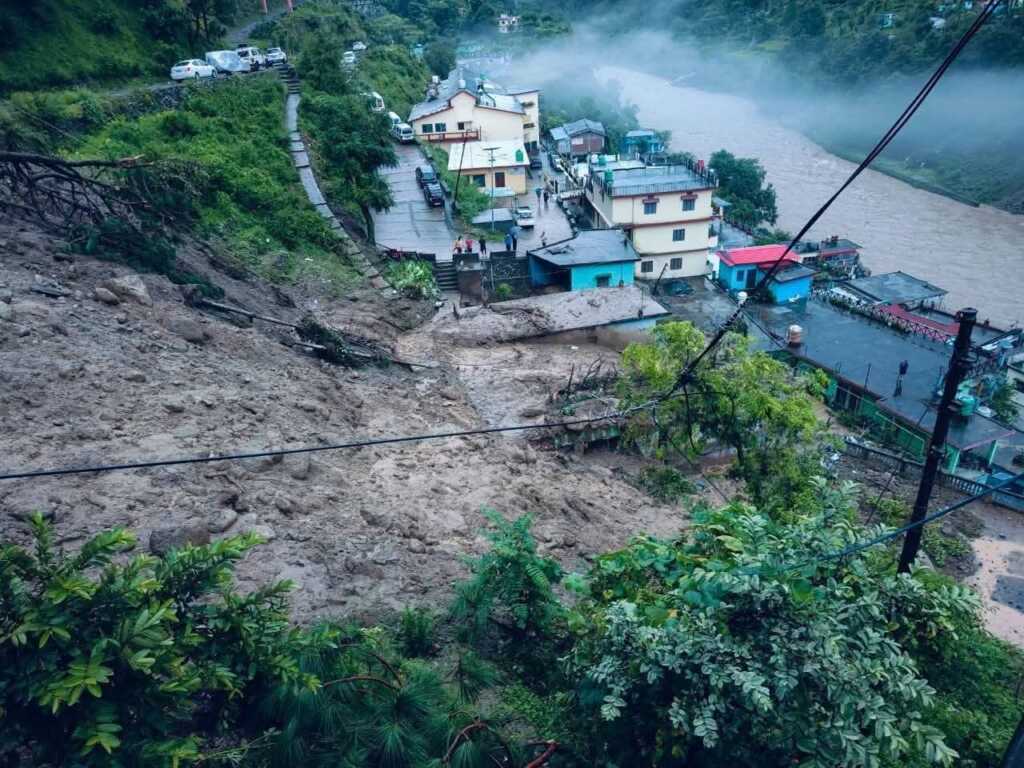 धराली के बाद अब थराली में आपदा