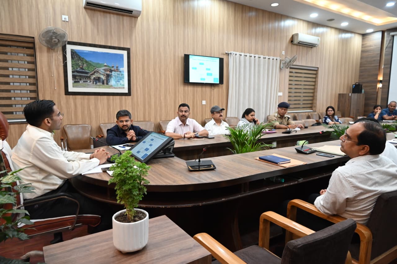 देहरादून जनपद की प्रवेश सीमाओं पर पुलिस प्रशासन की पैनी नजर, स्थापित किए चेक पोस्ट