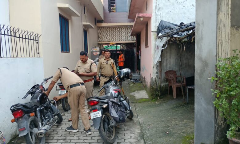 विकासनगर पुलिस का किरायेदार एवं बाहरी व्यक्तियों का सत्यापन अभियान, मकान मालिकों पर ₹65,000 का जुर्माना