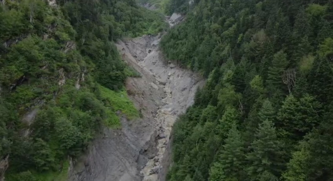 दुर्गम हर्षिल-धराली आपदा क्षेत्रों में SDRF का ड्रोन निरीक्षण