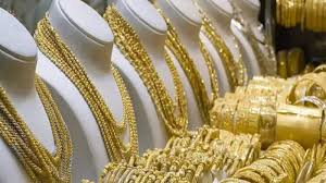 सोना टूटा ₹1.07 लाख पर, चांदी ₹1.23 लाख पर फिसली; लेकिन निवेशकों के लिए ,000/औंस का ‘गोल्डन चांस’?