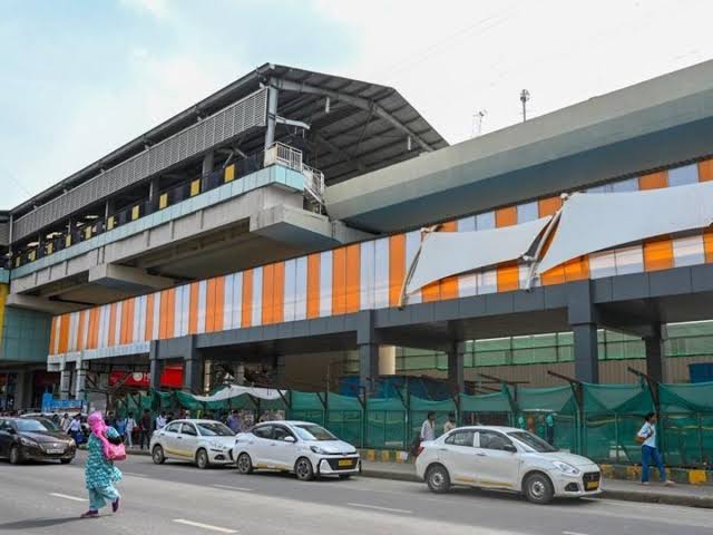 नोएडा में 2 अक्टूबर से खुलेगा स्काईवॉक, Aqua Line और ब्लू लाइन यात्रियों को मिलेगा फायदा