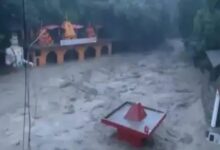 तमसा नदी का जलस्तर बढ़ा, टपकेश्वर महादेव मंदिर में घुसा पानी; शिवलिंग बचा तमसा नदी का जलस्तर बढ़ा, टपकेश्वर महादेव मंदिर में घुसा पानी; शिवलिंग बचा