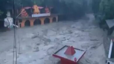 तमसा नदी का जलस्तर बढ़ा, टपकेश्वर महादेव मंदिर में घुसा पानी; शिवलिंग बचा