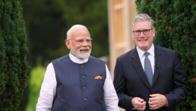 भारत-ब्रिटेन संबंधों को नई दिशा देने मुंबई पहुंचे ब्रिटिश पीएम किएर स्टार्मर, 2 दिवसीय दौरे की शुरुआत