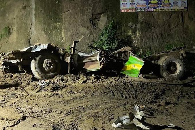बिलासपुर में भूस्खलन से बस दुर्घटना, 18 की जान गई; राहत कार्य जारी