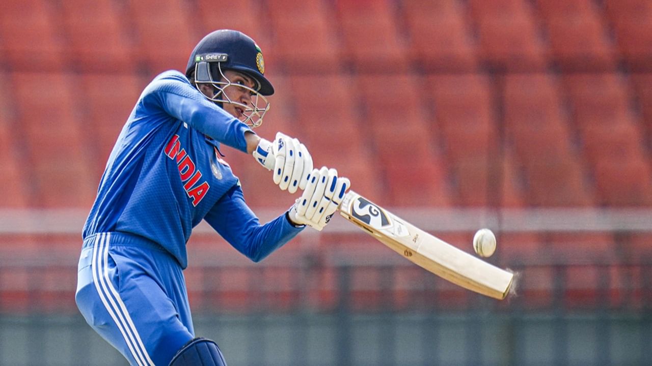 सिर्फ 23 रन में बनाया नया इतिहास, स्मृति मंधाना ने महिला क्रिकेट में खोला नया अध्याय