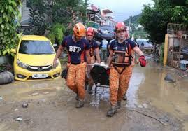कालमेगी तूफान से कांपा फिलीपींस, 100 से अधिक की मौत; राहत और बचाव के लिए सेना तैनात कालमेगी तूफान से कांपा फिलीपींस, 100 से अधिक की मौत; राहत और बचाव के लिए सेना तैनात
