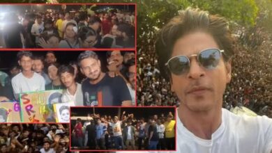 शाहरुख खान हुए 60 साल के, मन्नत के बाहर उमड़ा फैंस का जनसैलाब – पुलिस ने लगाई पाबंदियां शाहरुख खान हुए 60 साल के, मन्नत के बाहर उमड़ा फैंस का जनसैलाब – पुलिस ने लगाई पाबंदियां