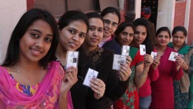 बिहार का अंतिम रण: 122 सीटों पर मतदाताओं की भीड़, 1302 उम्मीदवारों का भविष्य दांव पर