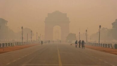 दिल्ली की हवा ज़हरीली: 10 दिन से AQI गंभीर, कई क्षेत्रों में प्रदूषण 400–435 के पार दिल्ली की हवा ज़हरीली: 10 दिन से AQI गंभीर, कई क्षेत्रों में प्रदूषण 400–435 के पार