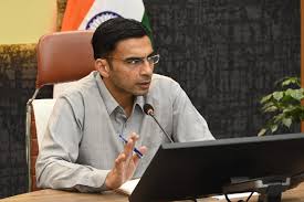 बच्चों की सुरक्षा से समझौता नहीं: रिपोर्ट में देरी पर देहरादून DM का बड़ा एक्शन, शिक्षा अधिकारियों की गाड़ियां सीज