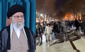 ईरान में भड़की विरोध की आग, तबरीज़-तेहरान समेत कई शहरों में प्रदर्शन, सरकार ने इंटरनेट किया बंद ईरान में भड़की विरोध की आग, तबरीज़-तेहरान समेत कई शहरों में प्रदर्शन, सरकार ने इंटरनेट किया बंद