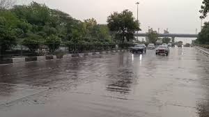 भारत मौसम विज्ञान विभाग का पूर्वानुमान सही: दिल्ली-एनसीआर में बारिश और तेज हवाएं, मौसम हुआ सुहावना