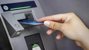 ATM से पैसे निकालने का तरीका बदलेगा, अब QR कोड से भी मिलेगी कैश निकासी की सुविधा