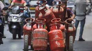 सरकार का बड़ा एक्शन: पेट्रोल-डीजल और LPG की जमाखोरी पर लगेगी लगाम, पूरे देश में ESMA लागू