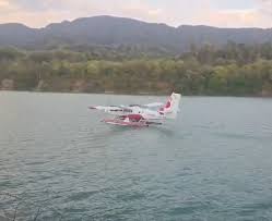 ऋषिकेश में इतिहास रचा गया: गंगा बैराज पर पहली बार उतरा सी-प्लेन, चारधाम यात्रा से पहले बढ़ेगी कनेक्टिविटी