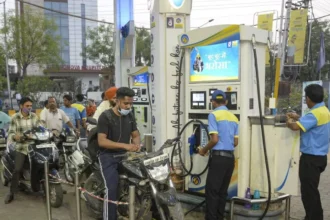 लगातार बढ़ रहे ईंधन के दाम, फिर महंगा हुआ पेट्रोल और डीजल