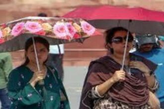 Heatwave Alert: यूपी के कई जिलों में जानलेवा गर्मी, दिल्ली में भी 46°C पहुंचा तापमान