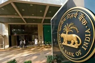 RBI ने दिखाई सावधानी: रेपो रेट स्थिर, GDP अनुमान घटा, रुपये को मजबूत करने के लिए विदेशी निवेश पर फोकस